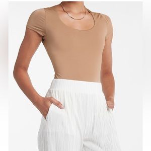 Express BODY CONTOUR DOUBLE LAYER SCOOP NECK THONG BODYSUIT Size Small Pecan